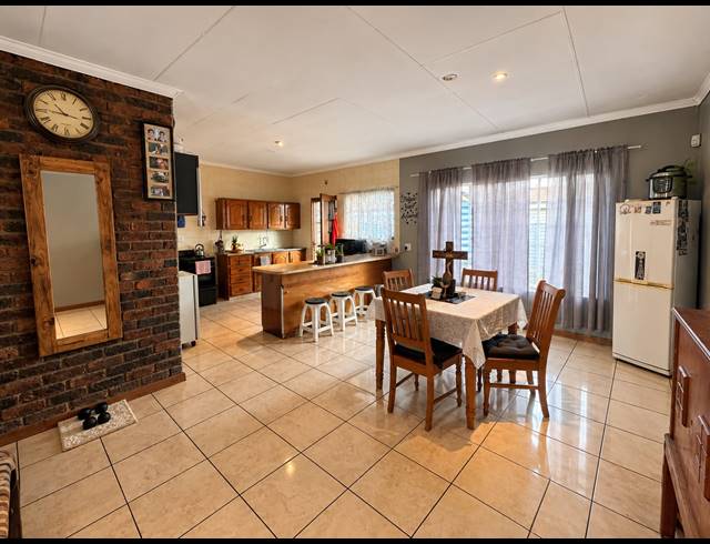 2 BEDROOM TOWNHOUSE FOR SALE IN WALDRIFT